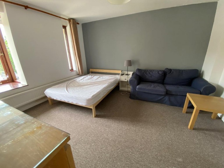 North Twelfth Street, Milton Keynes