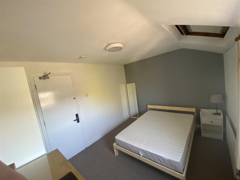 North Twelfth Street, Milton Keynes