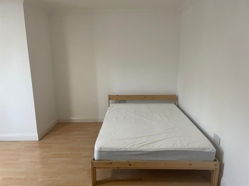 Images for 152 North Row, Milton Keynes, MK9 1AY